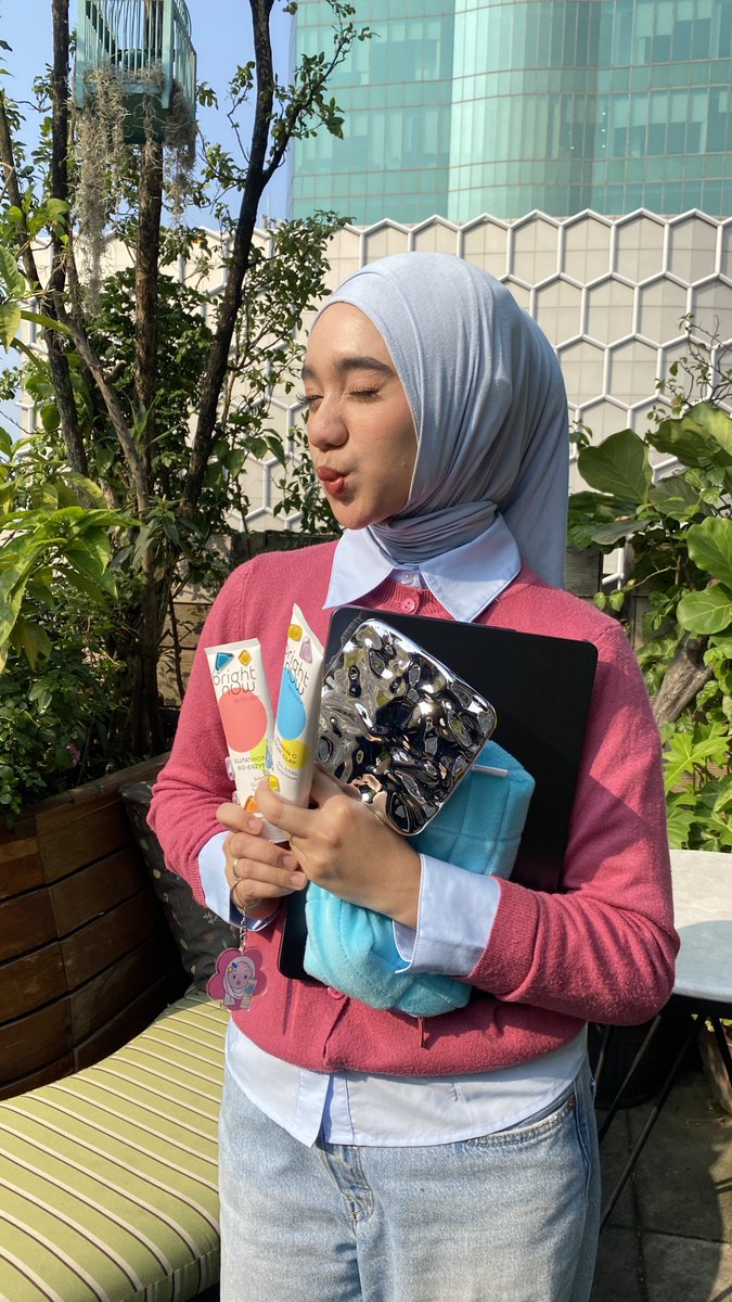 live_brightnow's tweet photo. siapa yang jadi pake feswos bright now grgr nabila??? https://t.co/waNLw1ms5x