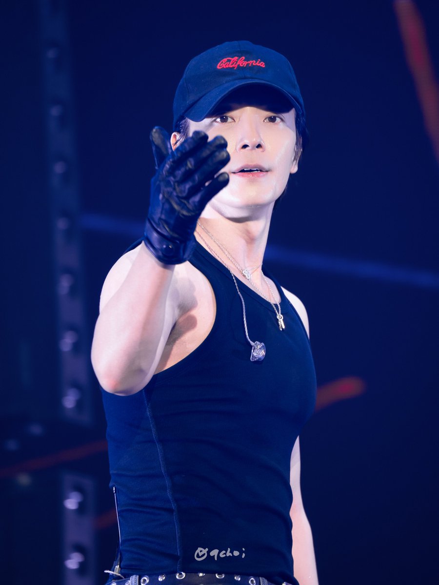 9choi_elf's tweet photo. 𝟚𝟘𝟚𝟞𝟙𝟘𝟘𝟜 𝟚𝟘𝟚𝟞 𝕂-ℙ𝕆ℙ ℙℝ𝕀𝕄𝔼

Hot boyyyyy✨

#DONGHAE #동해 #이동해 #東海
#SUPERJUNIOR #슈퍼주니어 
#SUPERJUNIORDNE 
@donghae861015 ♡ https://t.co/9NdFIBmIPb