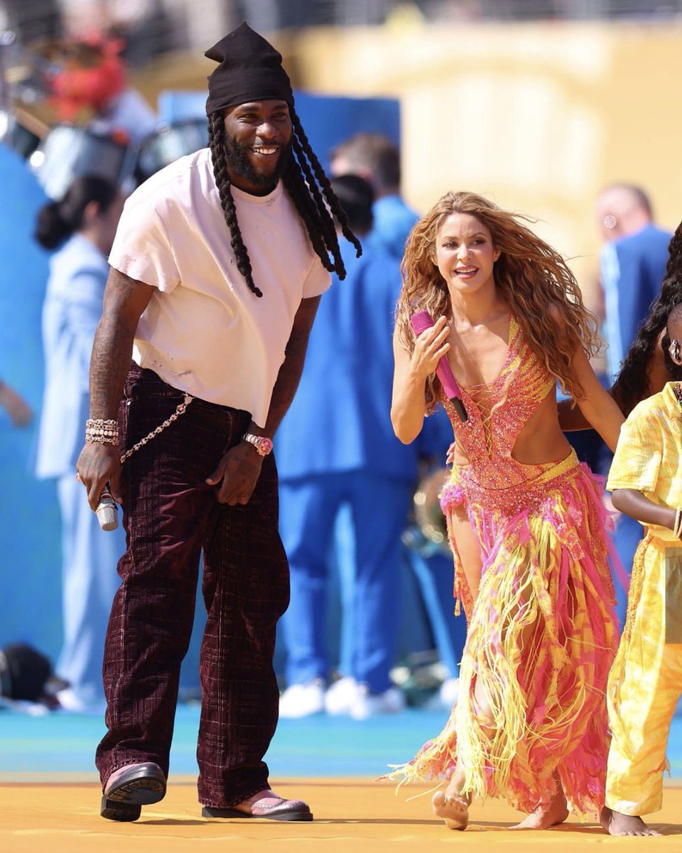 1BENNY7G's tweet photo. JUST IN: SHAKIRA AND BURNA BOY’S “DAI DAI” IS NOW CERTIFIED GOLD IN DENMARK! 🇩🇰📀 https://t.co/oYhB54YoKg