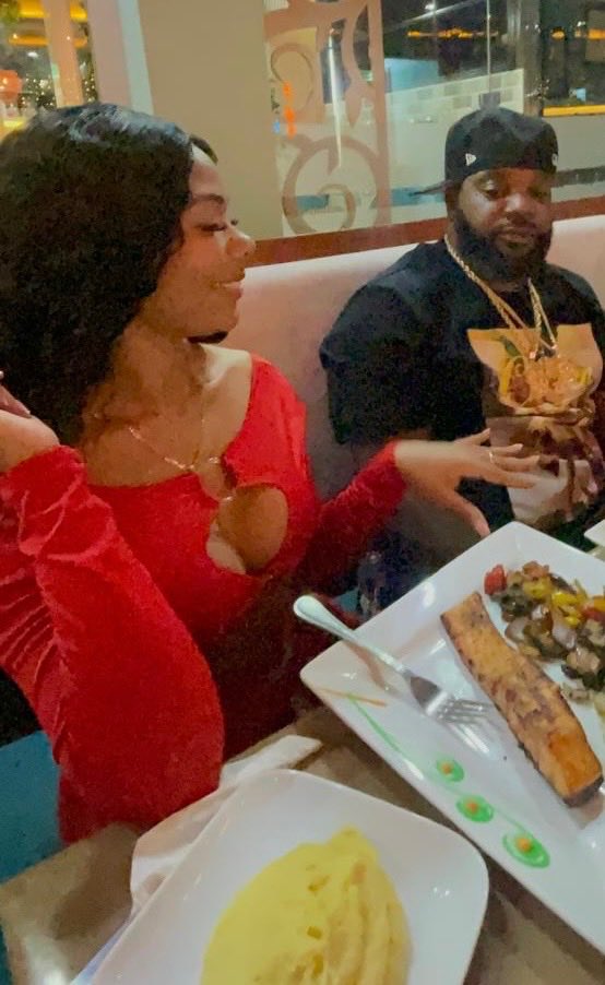 whiteboynygrads's tweet photo. Oh yeah last week was lit too. “Both had the salmon with a salad, I had fries with mine” https://t.co/8yoNjM3EFp