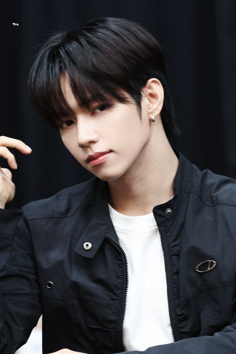 kloverruby's tweet photo. #아홉 #AHOF
#JL #제이엘

261005

🖤 https://t.co/NNlnaLbwLe