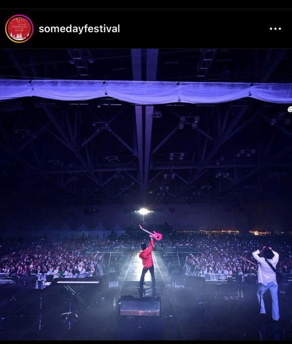 effect_44's tweet photo. 2023年12月25日、CNが初めて韓国フェスに出てからフェスを観てきたが、今回の釜山ロックフェスは胸にグッとくるものがあった。会場から溢れている観客、大歓声、大合唱。それに全力以上で応える彼ら。熱気で会場が揺れるほどの一体感。誇らしく幸せな時間であった🥹
#CNBLUE #씨엔블루
@JYHeffect https://t.co/lA19DVU6dK