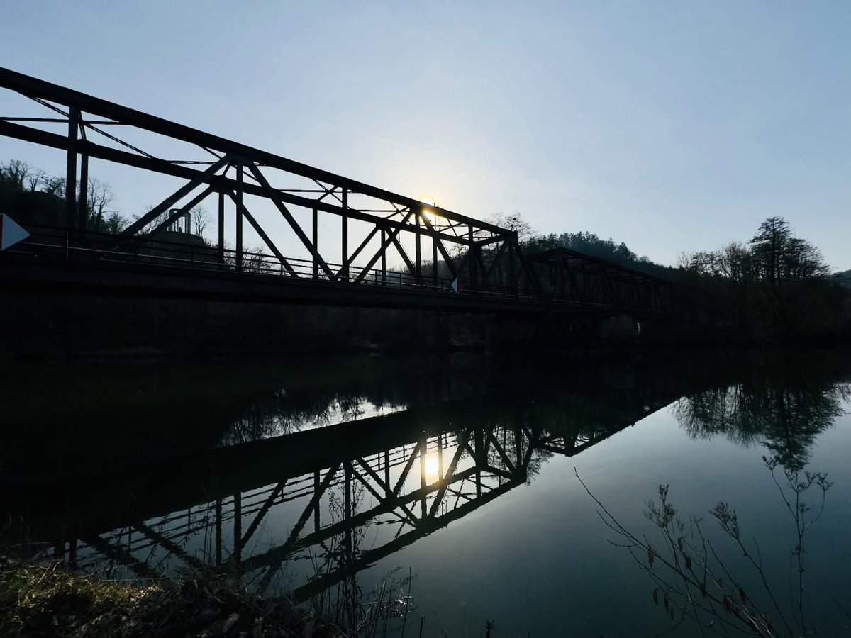 _SudeTufan_'s tweet photo. Springtime by the river, soaking up the sunshine and capturing the moment. https://t.co/8f8HWmGSOD