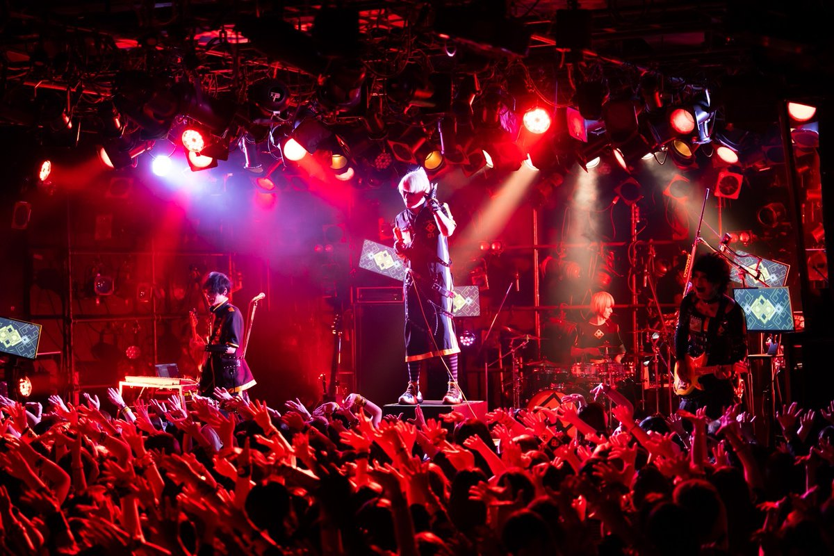 GrandeyJungle's tweet photo. 10/4 メトロノーム「再起動＆メジャーデビュー10周年記念クアトロ東名阪ツアー」渋谷クラブクアトロは圧巻でした！

ニューアルバム「無限×変転=1.44」からの重厚なサウンドが降り注ぐ！
TALBO,TALBO BASS EVO BASSも大活躍！ https://t.co/5bye2jnBjJ
