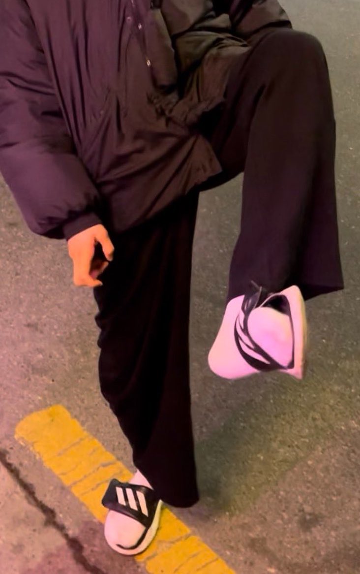 All4Hyunwoo's tweet photo. 제발 https://t.co/U5SgHMvwuF