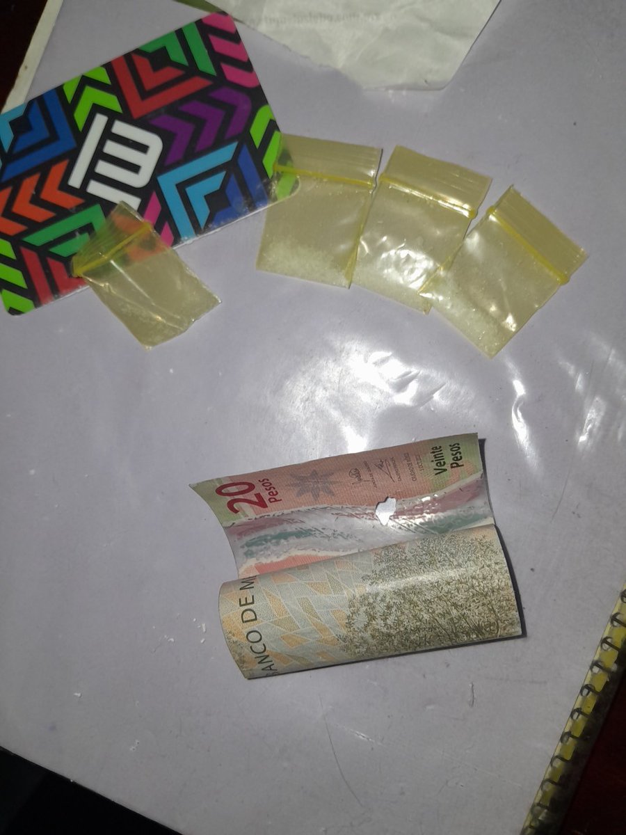 Favior915's tweet photo. Vamos a darnos unas líneas , material del bueno 🧊👌 https://t.co/4o4ET3DqSH