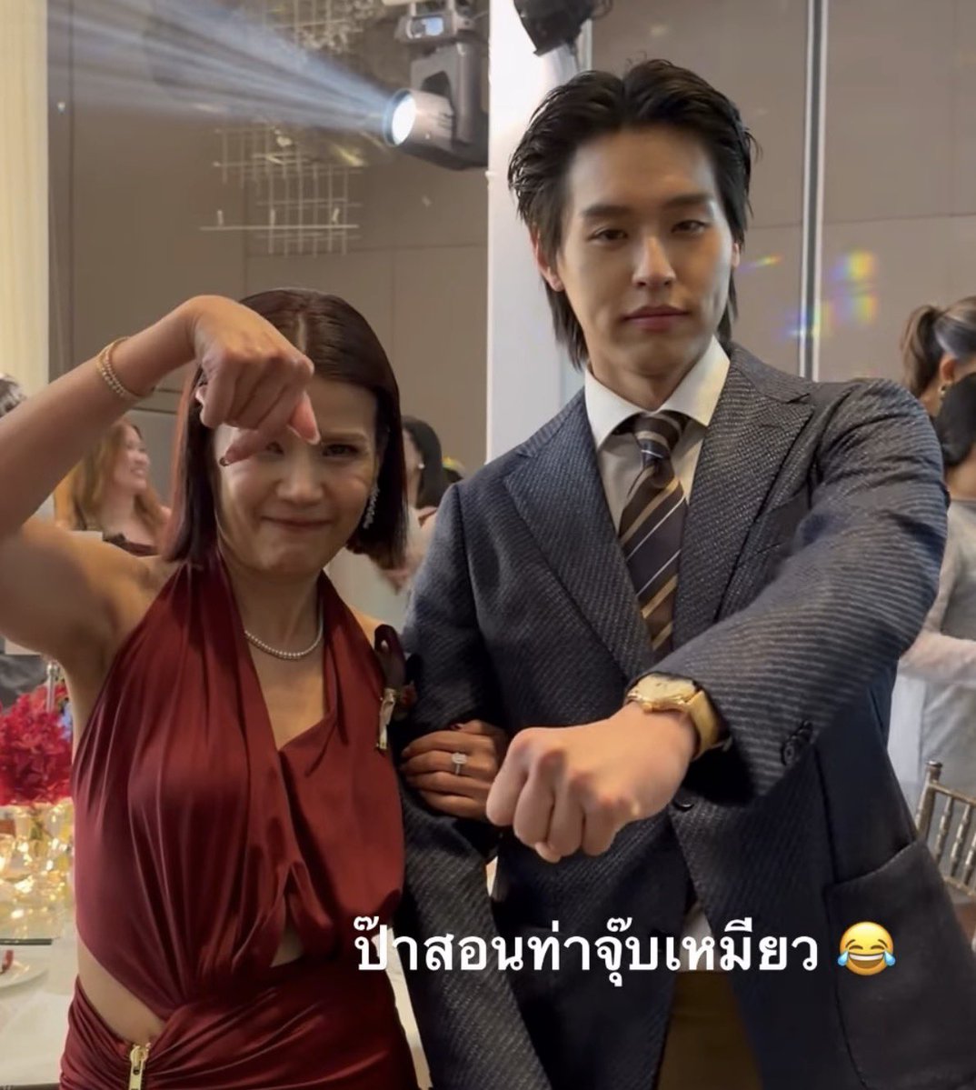 mycutiesbp's tweet photo. พี่สาวอวยพรพีพี : คนต่อไป(ที่จะได้แต่งงาน)นะจ้ะ
แม่พีพี :

ครือ อันนี้เฉลยลูกเขยมั้ย ㅠㅠㅠㅠㅠㅠㅠㅠㅠㅠ https://t.co/wistNH0nLW
