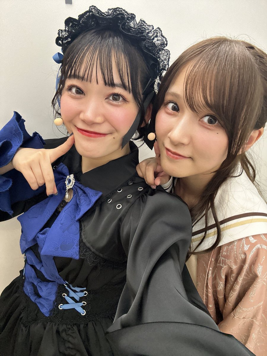 kanon_nakazaki's tweet photo. #タタラの唄姫_神楽祓い 
ご来場ありがとうございました✨
柚乃役の初さん🫶
私はとあるシーンをずっと裏で見てます🤭
初さんと話してると無意識にポロッと「可愛い。笑」って出てます。

ラスト1公演！！お待ちしております☺︎
#タタラの唄姫 https://t.co/Wjcu2wrKWR