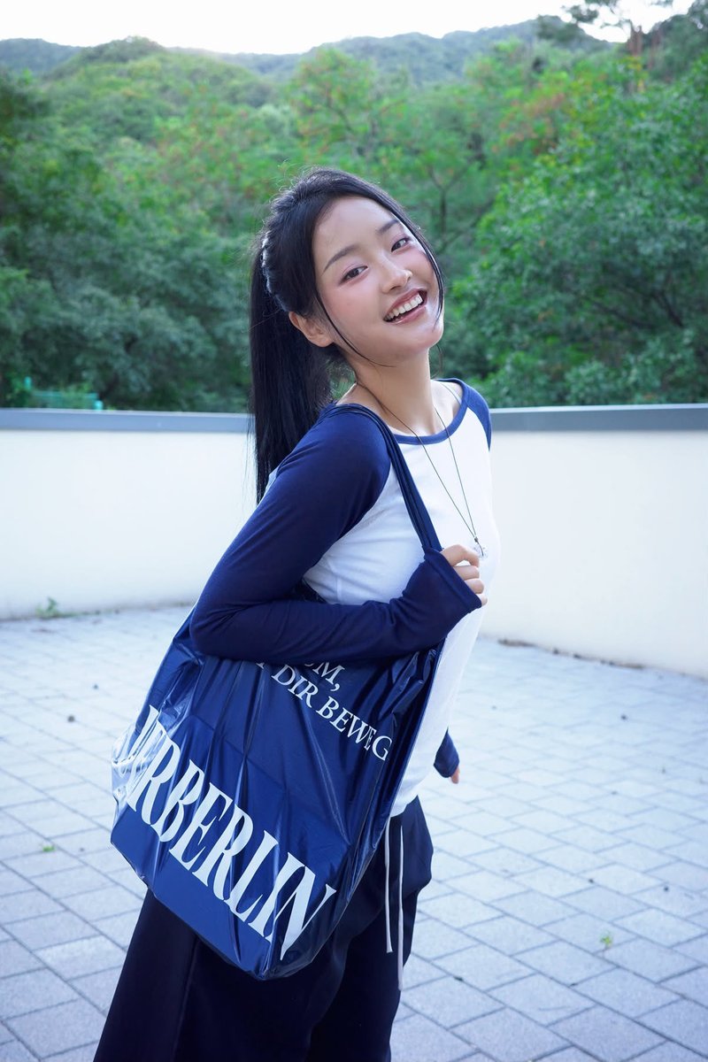 mauerberlin_'s tweet photo. 어떤 코디에도 잘 어울리는 가방임 !!

A bag that goes well with any outfit ! https://t.co/QwoM1FS8Lw