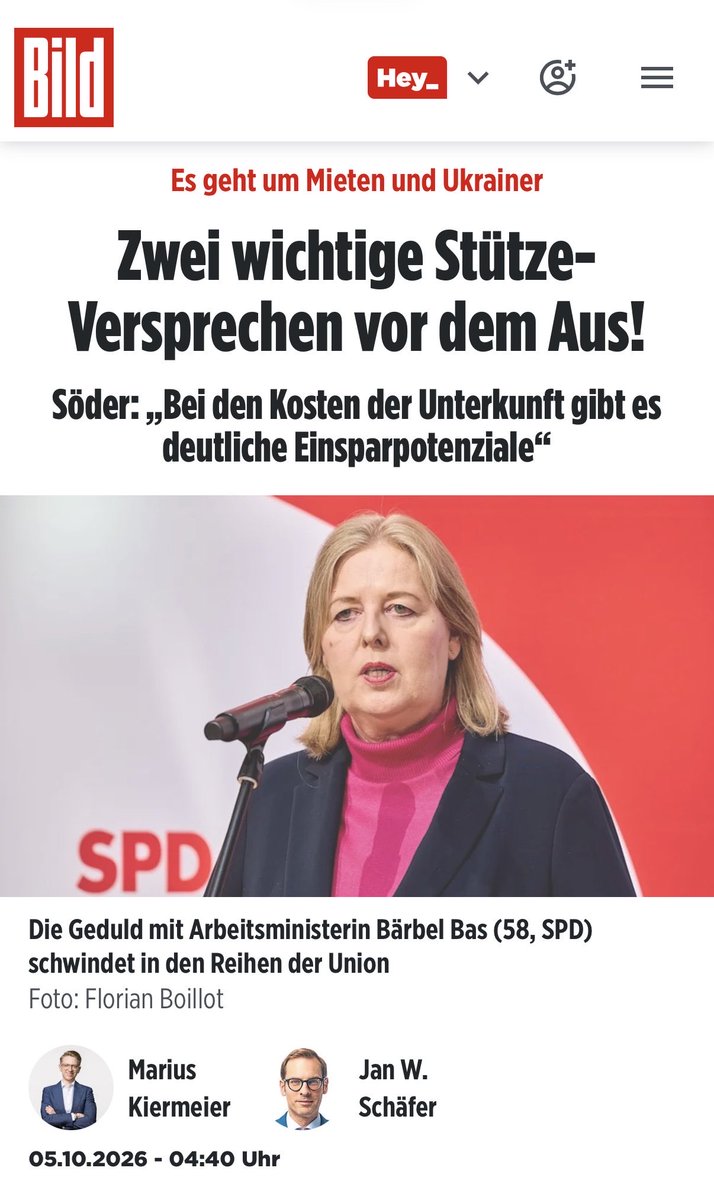 Bundeskanz50246's tweet photo. Wofür bekommt Bullshit-Babsi eigentlich über 40.000 Euro im Monat (alles zusammengerechnet), wenn sie nichts macht? 
Es geht hier erstens um die Reform der Mietzahlungen für Bürgergeld-Empfänger („Kosten der Unterkunft“). Sie sollte 2026 auf den Weg gebracht werden, um die Ausgaben für die pauschalen Mietsätze zu senken. 2025 kamen die Steuerzahler für die Unterkunftskosten mit fast 18 Milliarden Euro auf. Und zweitens ist auch das Bürgergeld-Aus für neu ankommende Ukrainer bisher nicht umgesetzt. Es sollte längst gelten, hängt aber seit Monaten im Bundestag fest.