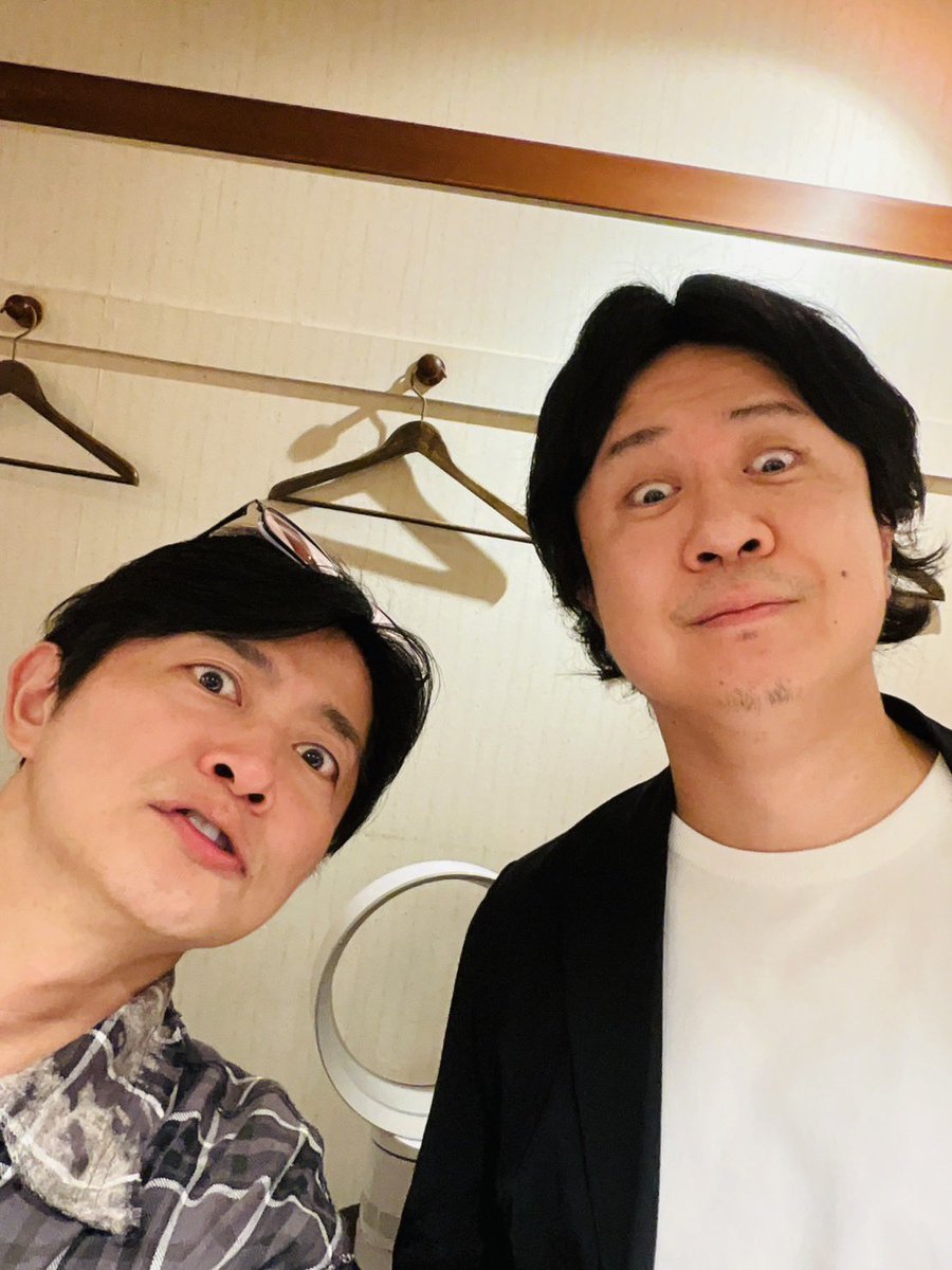 shimono_kousiki's tweet photo. 先日、飲みに行った時の一コマ…

ありがとう…杉田くん😭
ごちそうさま〜っ😋 https://t.co/nMIKqUFKmv