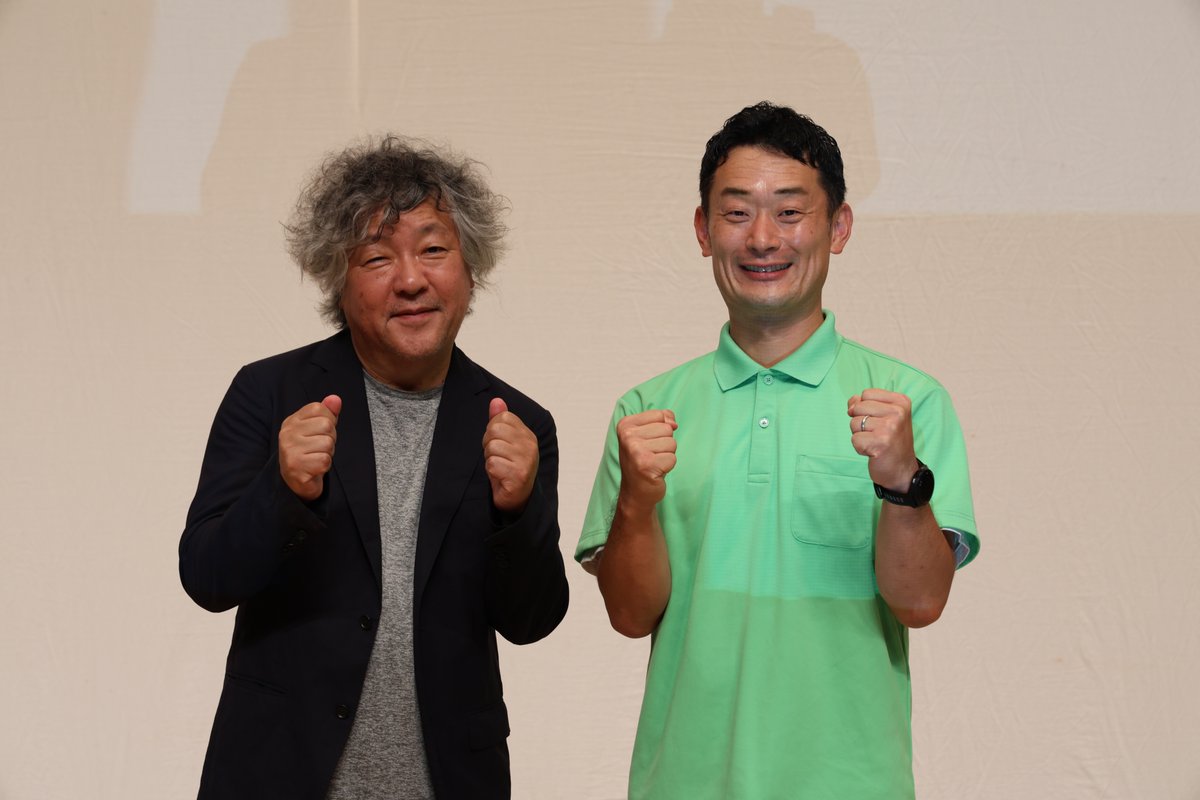 Taiseinakan's tweet photo. 茂木健一郎さんとの対談「まちとデザイン、AI、そしていきがい」を開催しました。
いきなり「JR松山駅ってどうしてあんなに寂しいの？」とグサッと来る質問も。
観覧希望が多く、急遽大ホールでの開催に。
全編はYouTubeで
 https://t.co/vVVt59j0WF
#中野たいせい #松山市 https://t.co/TR9FPQS9qZ