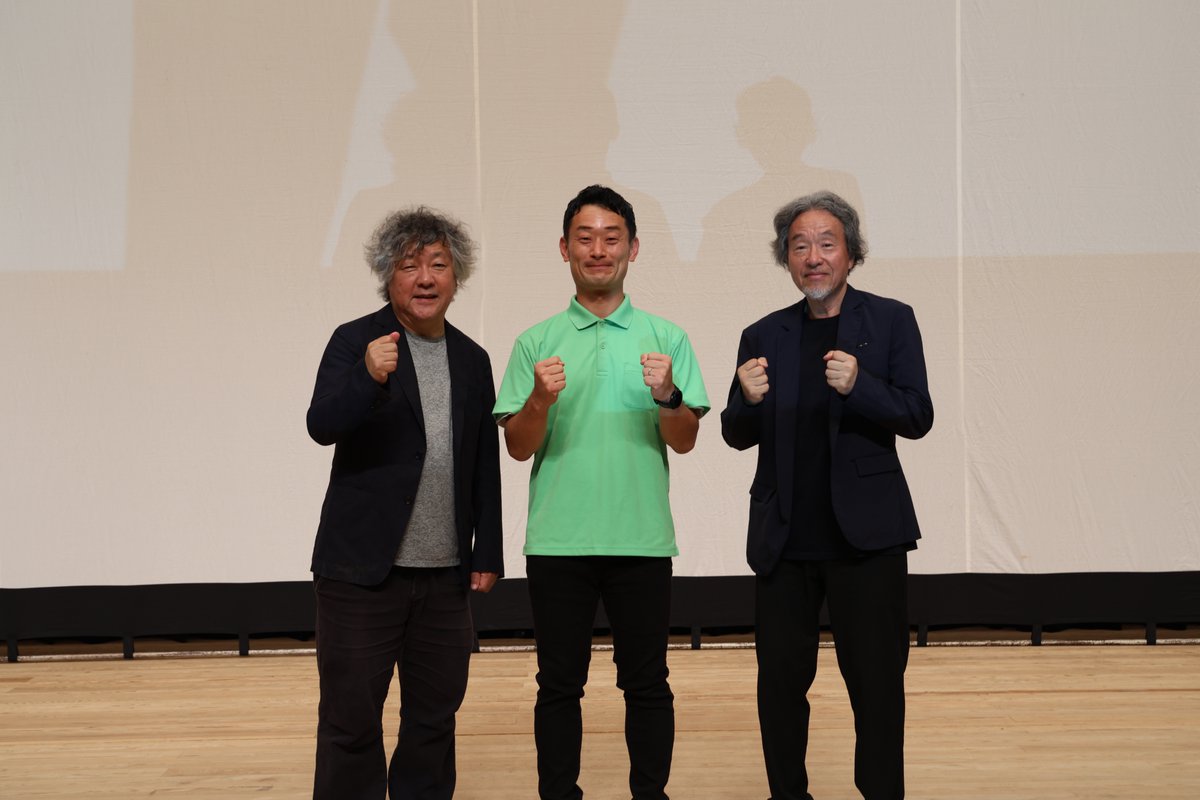 Taiseinakan's tweet photo. 茂木健一郎さんとの対談「まちとデザイン、AI、そしていきがい」を開催しました。
いきなり「JR松山駅ってどうしてあんなに寂しいの？」とグサッと来る質問も。
観覧希望が多く、急遽大ホールでの開催に。
全編はYouTubeで
 https://t.co/vVVt59j0WF
#中野たいせい #松山市 https://t.co/TR9FPQS9qZ