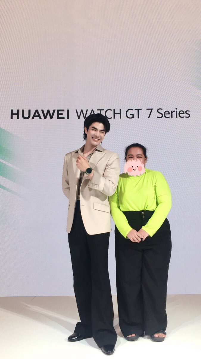 MPGrace_'s tweet photo. ไม่มีรูปเซลก้าเลยคับ😅

#GreenyRoseSelcaDay 
#MilePhakphum https://t.co/nLygbzfw9W