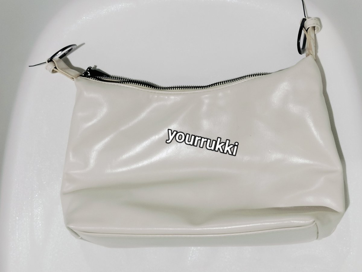 yourrukki's tweet photo. ส่งต่อกระเป๋า KAPPABKK Taylor Bag สี Ivory 
220 ส่งฟรีนะคะ❤️

สายกระเป๋ามีแค่สายยาวนะคะ❤️

#ส่งต่อkappa #kappabkk #ส่งต่อกระเป๋ามือ2 #กระเป๋ามือสอง  #กระเป๋า #ส่งต่อkappabkk #ส่งต่อkappa #ส่งต่อกระเป๋า #กระเป๋ามือสอง #โล๊ะตู้ #โล๊ะตู้เสื้อผ้า #ส่งต่อkappa
#ส่งต่อkappa https://t.co/v8NPJWVKUO