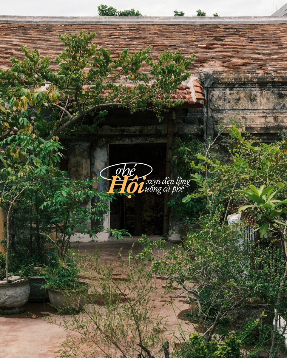gaiinn's tweet photo. Đầu tháng 9 ở Hội Cafe, Huế đã chớm mùa Trung Thu. Những chiếc đèn lồng đầy màu sắc của Nghĩa Collection ��ung đưa giữa cơn mưa bất chợt, tạo nên một buổi sáng rất Huế. https://t.co/OKaRSIjLer