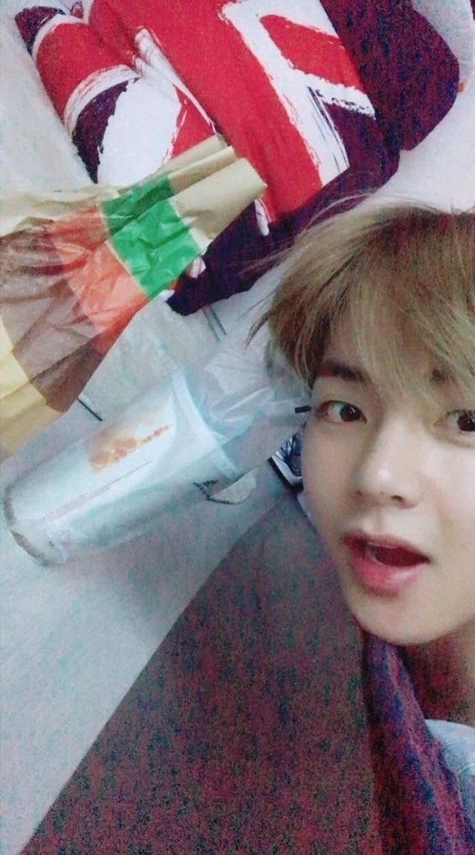 kth1film's tweet photo. taehyung selcas that i took personally https://t.co/AnYt00Urnc
