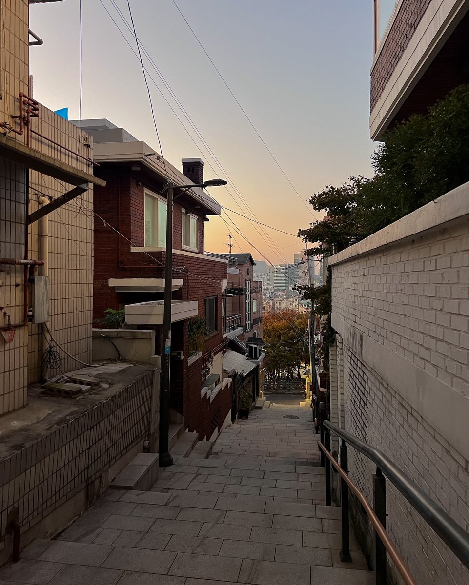 vickiecesea's tweet photo. Seoul, you have my heart. https://t.co/e3eaSbqGEx