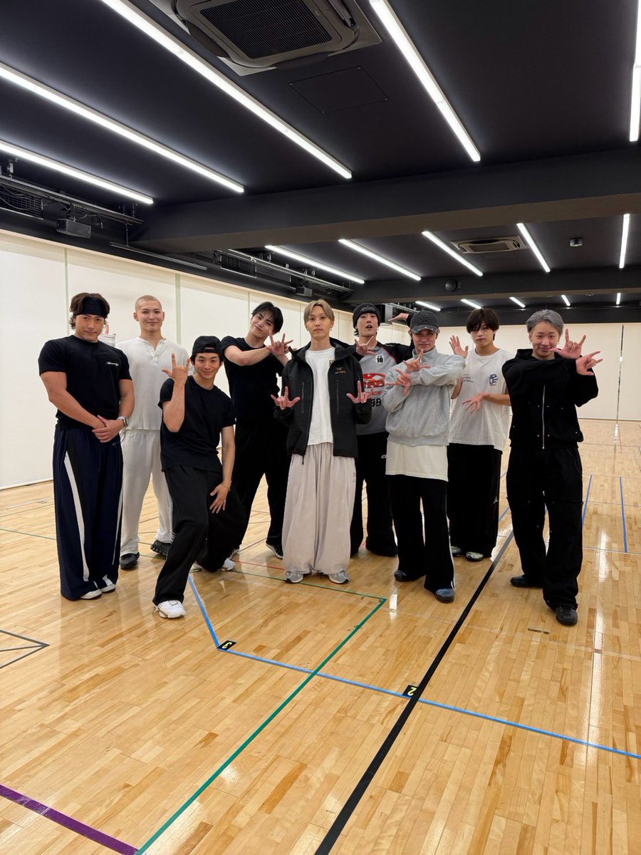 therampagefext's tweet photo. ＼今夜19:00〜生放送📣／

『CDTVライブ！ライブ！』2時間SP⚡️

#踊ってみた 企画に🕺
#LDH選抜 としてTHE RAMPAGEから
#陣 #与那嶺瑠唯 が出演いたします❕

ILLITさんの「It's Me」をパフォーマンス🌟
ぜひご覧ください！

#CDTVライブライブ
#THERAMPAGE
@TBSCDTV 
@therampagezin @Kijimuna_0816 https://t.co/T4ndaTX7wy