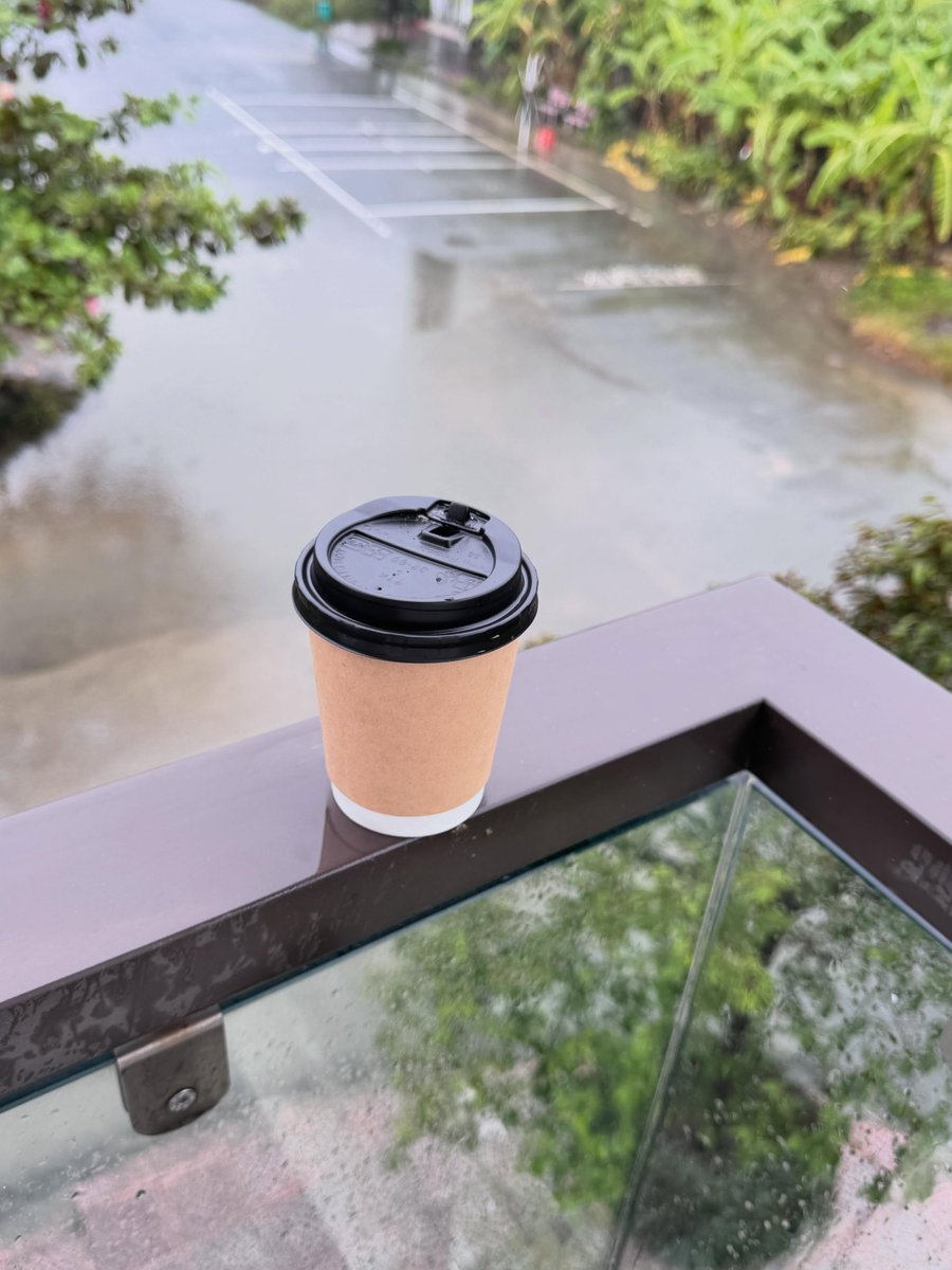 estrellamnz's tweet photo. Một ngày mưa, lòng chợt lắng lại. https://t.co/h1PZaOSevQ