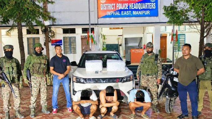 fronlines's tweet photo. 🚨 Anti-Narcotics Operation in Imphal East

Imphal East Police and security forces arrested three persons in a drug-related operation at Ningthem Pukhri Mapal. A total of 318 bottles of codeine-based cough syrup were seized, along with a Mahindra XUV and a TVS Jupiter. 💊 https://t.co/6XlZ8jv2la