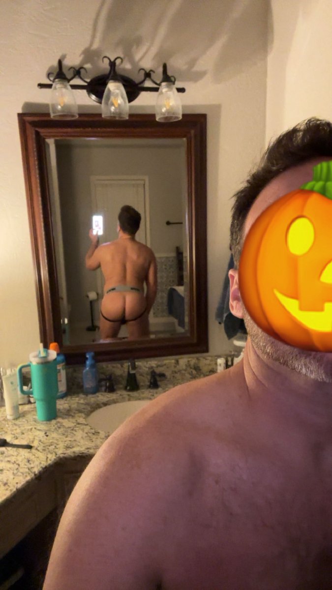 bbehr3891's tweet photo. Little late but Happy Jocktober…to those who celebrate 😜 🎃 
#jocktober https://t.co/G66QAzCV7o