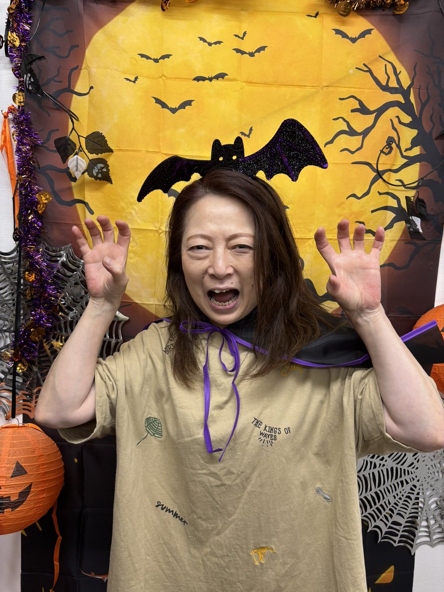 JelitaBulan_'s tweet photo. ハロウィンイベント開催🎃
本日のお客様

施術を受けられたお客様にフォトスペースをご用意‼️
お子様やお友達など大歓迎‼️
お写真を投稿してくださったお客様には2000円分のスタンプを贈呈❣️

スタンプ10個で2000円引き
10/1～10/30
#ジェリタブラン 
#ハロウィンイベント https://t.co/gXZjGWInxe