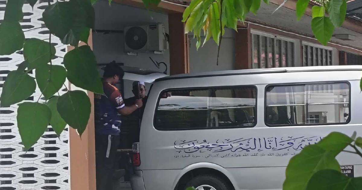 hmetromy's tweet photo. #Taiping Jenazah empat individu yang maut dalam nahas tiga kenderaan di Jalan Raya Timur Barat (JRTB), di sini, semalam selesai menjalani proses bedah siasat di Unit Perubatan Forensik, Hospital Taiping, hari ini.
https://t.co/xZ2PL8zSYD https://t.co/hLAgrl2Sfx