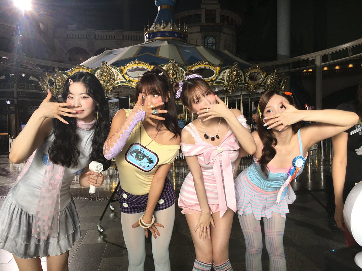 imnayeonarchive's tweet photo. my girlssss🥹 https://t.co/58m3yaujeU