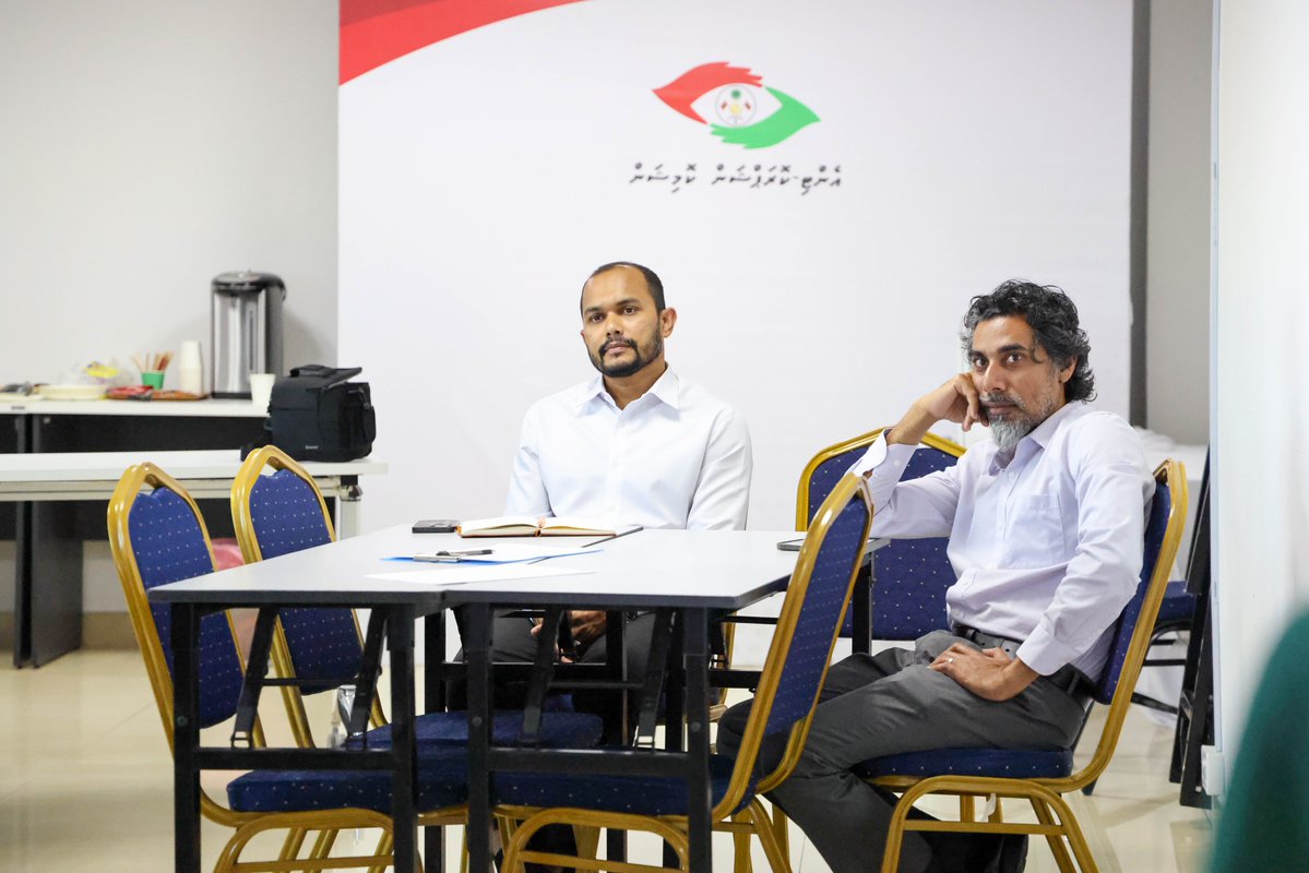 MNACAMALDIVES's tweet photo. Great leadership starts from within. For our fourth session of the Isdhaana Leadership Series, we teamed up with the Society for Health Education (SHE) to explore Emotional Intelligence and Communication.  @SHE_Maldives  @ACC_Maldives https://t.co/XXD4e0YiF5