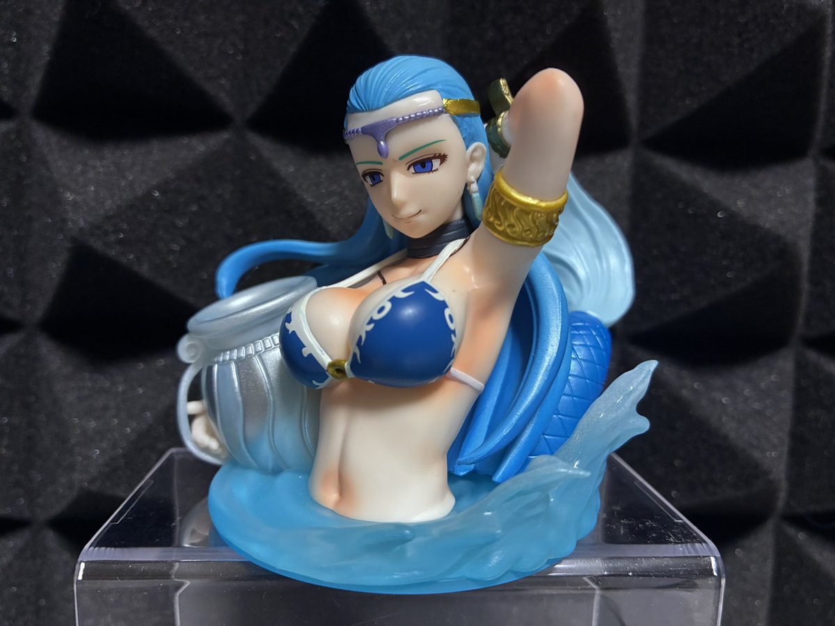 stone_poison_'s tweet photo. D賞 星霊達のデスクトップマスコット
アクエリアスでしたー！！！

造形めっちゃ良い！！！が！！

塗装……これ個体差でしょうか😭
汚れが至る箇所に、、ヘソの塗装も違和感
みんなのアクエリアスはどうでしたか😢

#フェアリーテイル #フィギュア #一番くじ https://t.co/41VEwzoFQ6