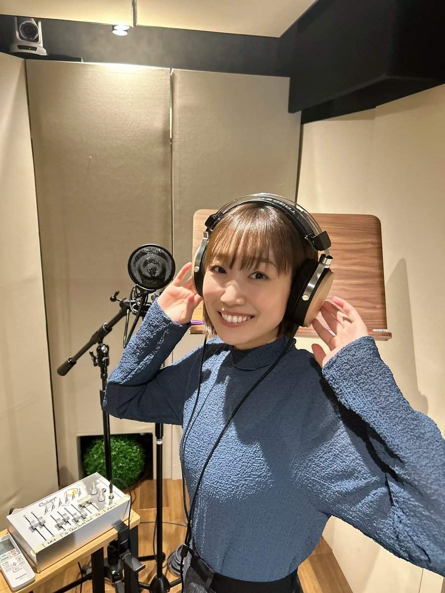 AzusaTadokoro's tweet photo. とある曲のレコーディングをしてきました🎧
最高の曲です…
はやくみんなに聴いてほしい…
(あずさ) https://t.co/9PiuVxgT10