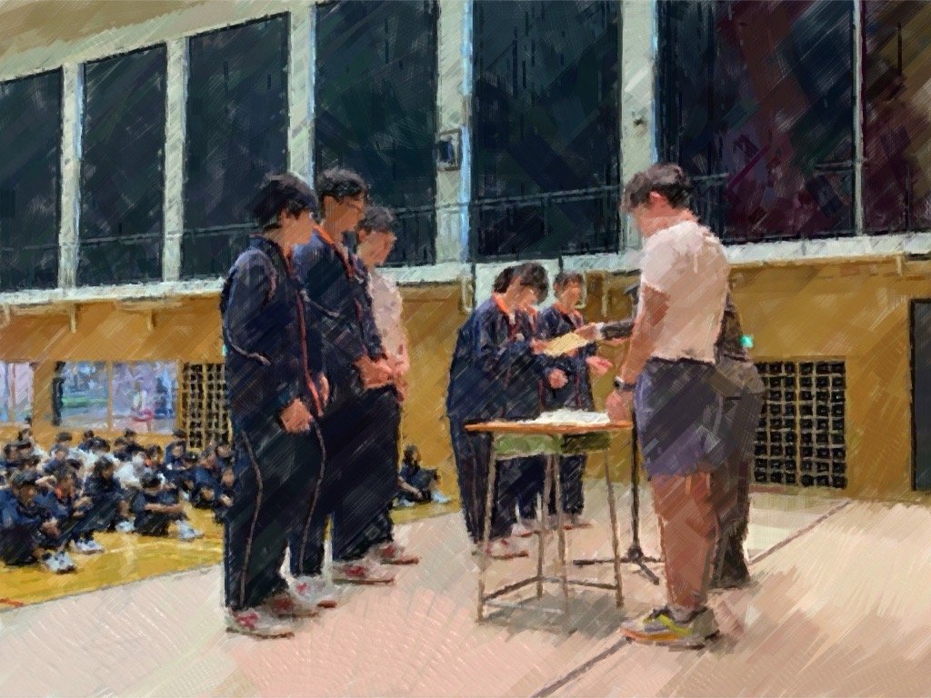 roppongi_jhs's tweet photo. 📣今週は授業参観週間です📣
１０月５日（月）から９日（金）までの５日間になります🏫ぜひご来校ください😉
今週のスタートは朝礼！先日の港区立中学校連合体育大会や吹奏楽部の表彰、生徒会役員・専門委員会の委嘱式、合唱発表会スローガンの発表、各委員会からの連絡など内容盛りだくさんでした✨ https://t.co/ynJkoCvioV