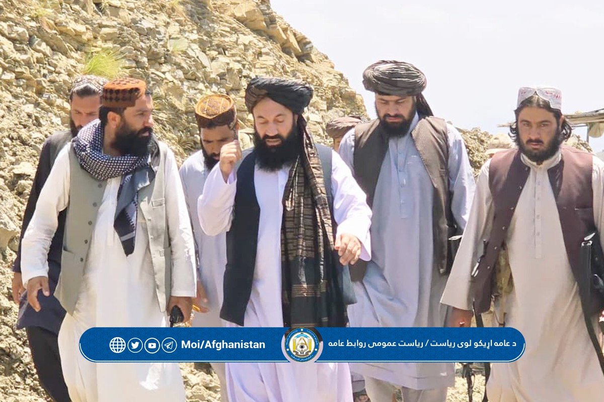 moiafghanistan's tweet photo. د خوست والي د ډیورنډ فرضي کرښې او ځایي ولسونو لیدنه وکړه

د خوست والي، الحاج مولوي عبدالرحمن حقاني، د ډیورنډ فرضي کرښې په امتداد د مستربل سیمه وکتله او له قومي مشرانو، علماوو او ځوانانو سره یې په یوه ولسي غونډه کې ګډون وکړ.
نوموړي په دې غونډه کې د اسلامي نظام پر ملاتړ ١/٣ https://t.co/Tueii54jzu