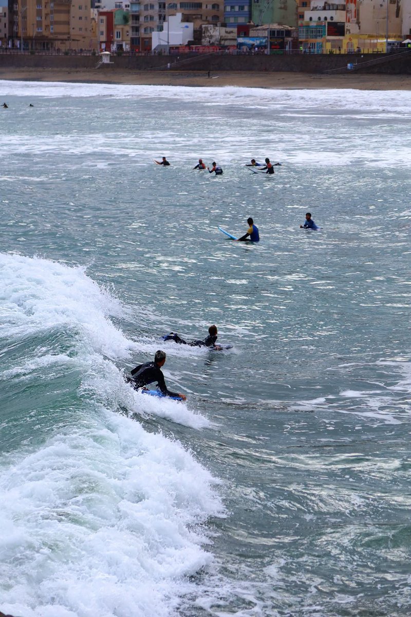 LasCanteras's tweet photo. Buenos días, lunes 🌺
Nubosidad variable
Ambiente tranquilo 🦀
Algo calimoso 🏖️
Precaución con el mar, siempre 🏊🏽♀️
Portada web:
https://t.co/eNsPwGBRBH
Mareas y otros datos: https://t.co/ORa5aZJP9k
📷 Sebando olas
https://t.co/ap8ftVH7kx
Feliz semana 🇮🇨
#Fotodeldia https://t.co/D9k4sULIT6