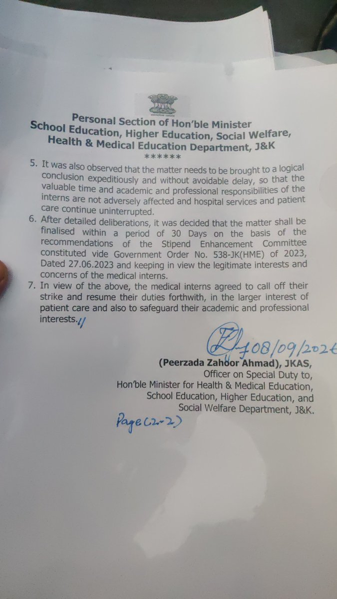 vector_313's tweet photo. 🚨7th of Oct marks 30 days deadline..
Only 2 days left...
We are still hopeful something positive Will come out in  two days .

Otherwise consequences are going to be very bad .. from 8th Oct

@DrMohammadMomin 
@greaterkashmirnews 
 @RuhullahMehdi
@sakinaitoo 
@omar_abdullah_jk https://t.co/nzGFLmqioJ
