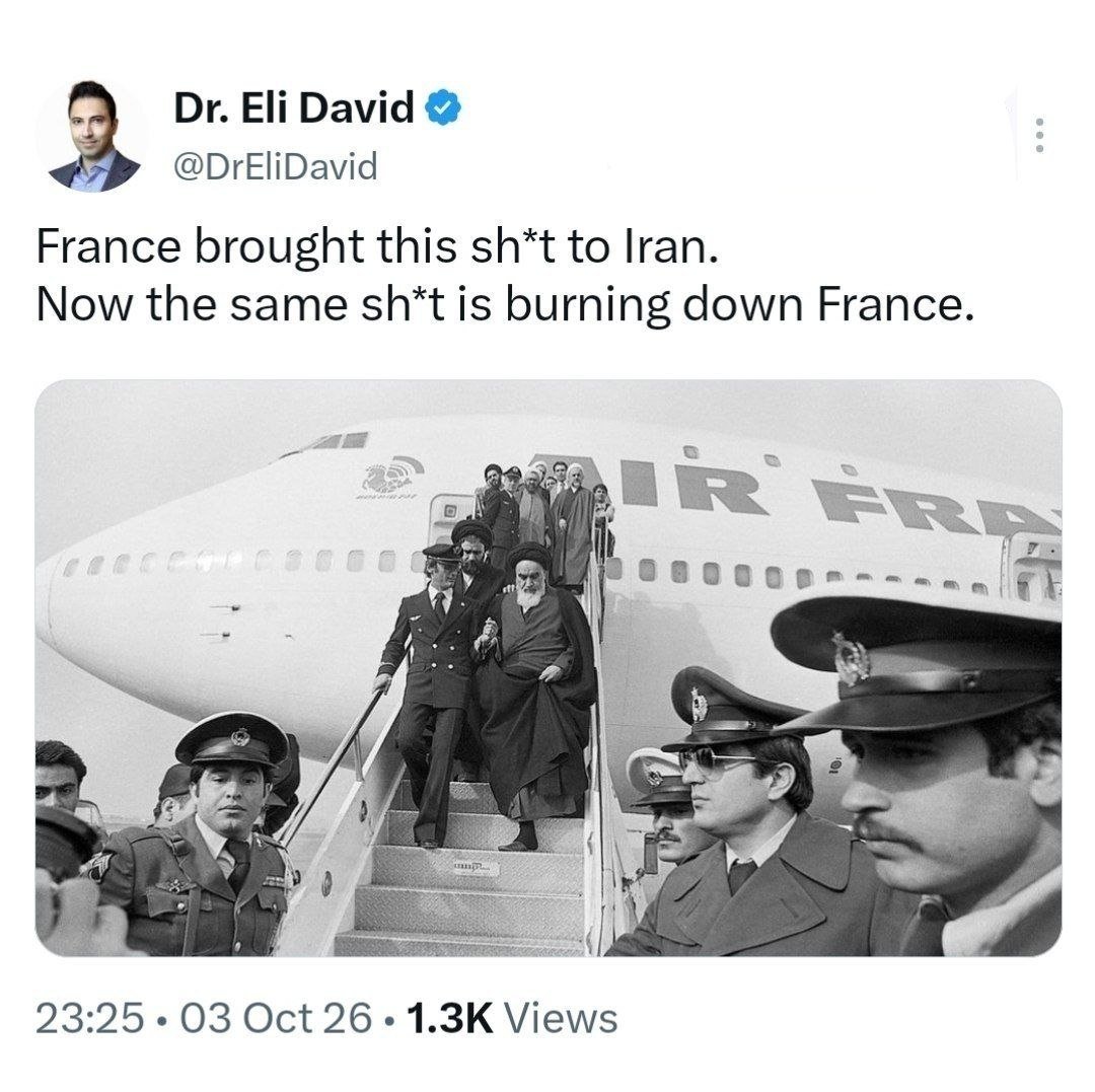 Avayiran's tweet photo. روزنامه‌نگار مشهور اسرائیلی «الی دیوید» عکس خمینی هنگام بیرون آمدن از هواپیمای فرانسوی نوشت:

"فرانسه این کثافت را به ایران آورد.
اکنون همان کثافت دارد فرانسه را می‌سوزاند."

#ننگ_بر_شورش۵۷ https://t.co/gp4b0QZEhX