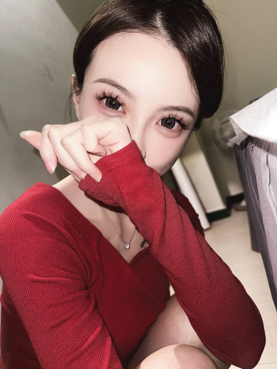 lisa90pn1's tweet photo. 我就很好奇为什么私我的都是外国人？ 
X上现在国内用户很少了吗？ 
我只想和中国人交朋友，老外我是真的接受不了。 https://t.co/12rtGksKwB