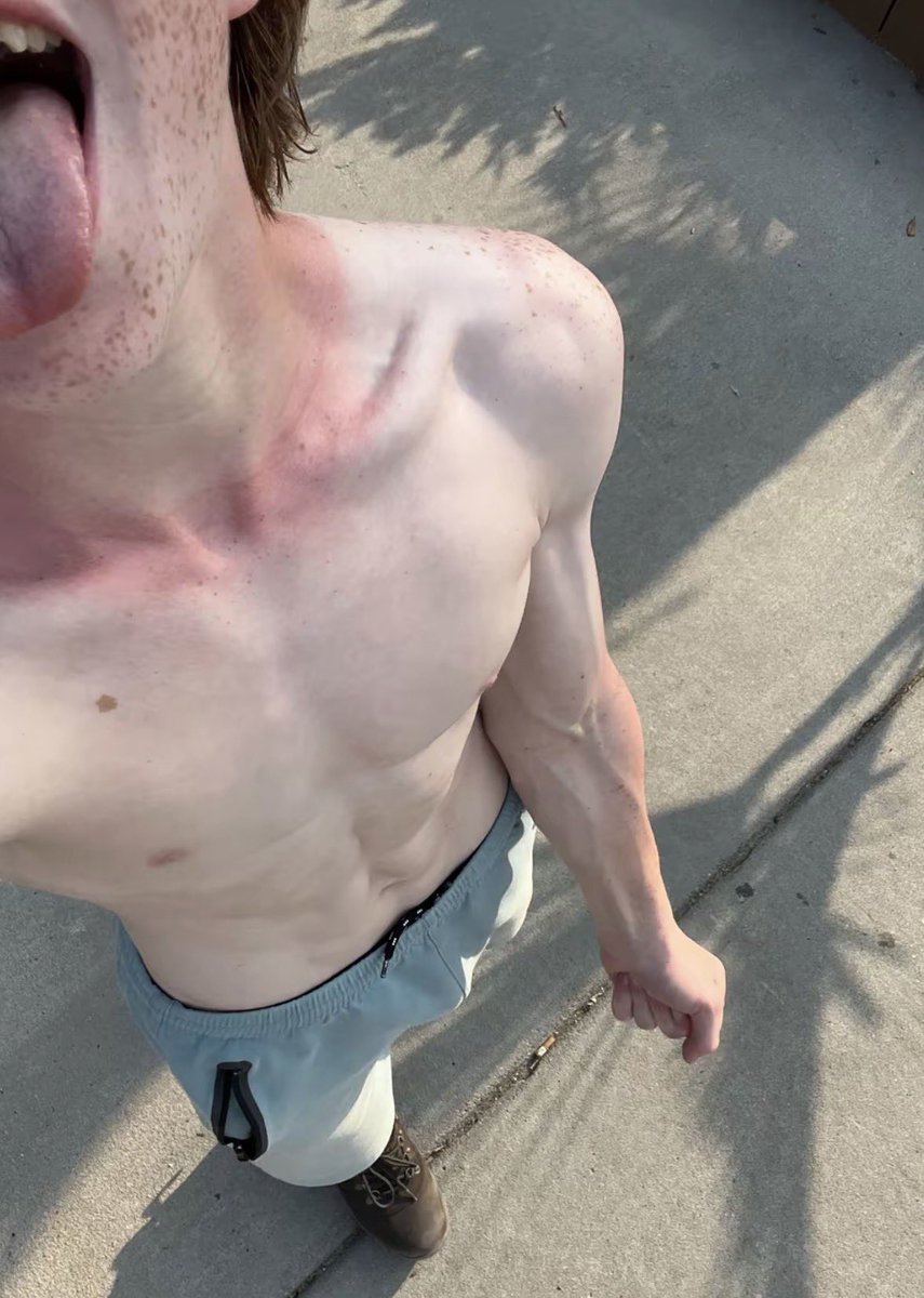 YoungGingMaster's tweet photo. Sunny day today, I went for a run and sweated a lot, so you can imagine the smell, DM for the photo 😈 #fyp #feet https://t.co/3D1ZR7YI3a