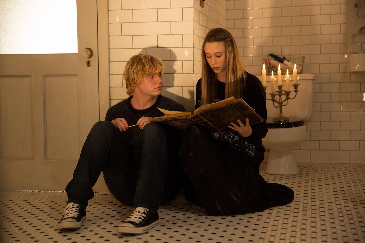 8se7an's tweet photo. tate and violet 😍😍 https://t.co/zY2A29Phhf