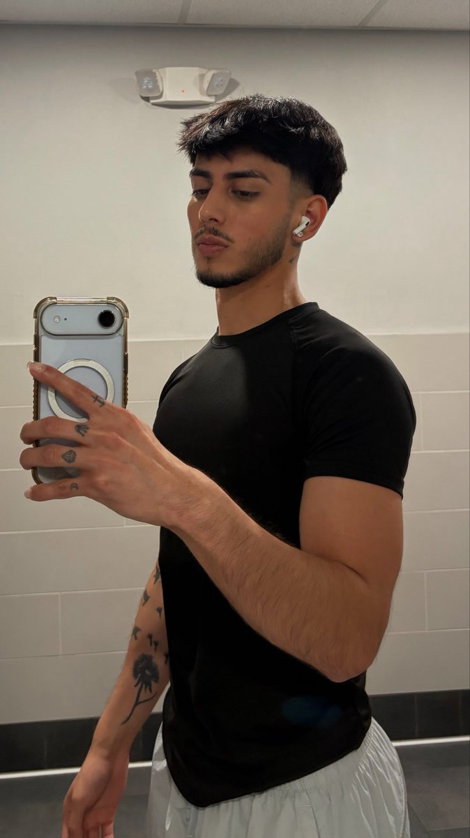 exgo4t's tweet photo. #latino#gay https://t.co/MBTmOeEYU3