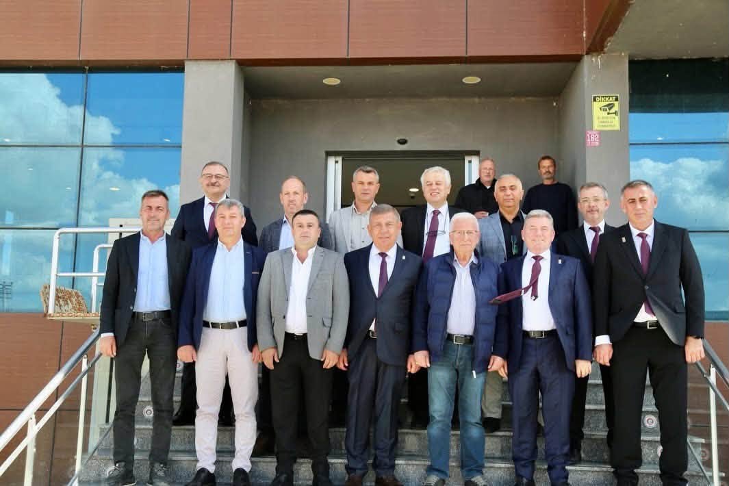 gonento's tweet photo. Odamız Heyetinden Gönen Ticaret Borsası’na Hayırlı Olsun Ziyareti
https://t.co/6j4mzTE8ei https://t.co/Wonk22NI5t