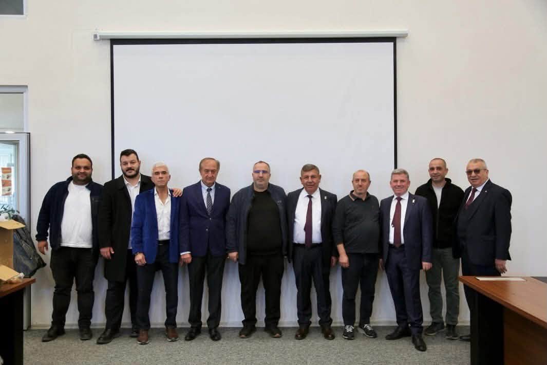 gonento's tweet photo. Odamız Heyetinden Gönen Ticaret Borsası’na Hayırlı Olsun Ziyareti
https://t.co/6j4mzTE8ei https://t.co/Wonk22NI5t