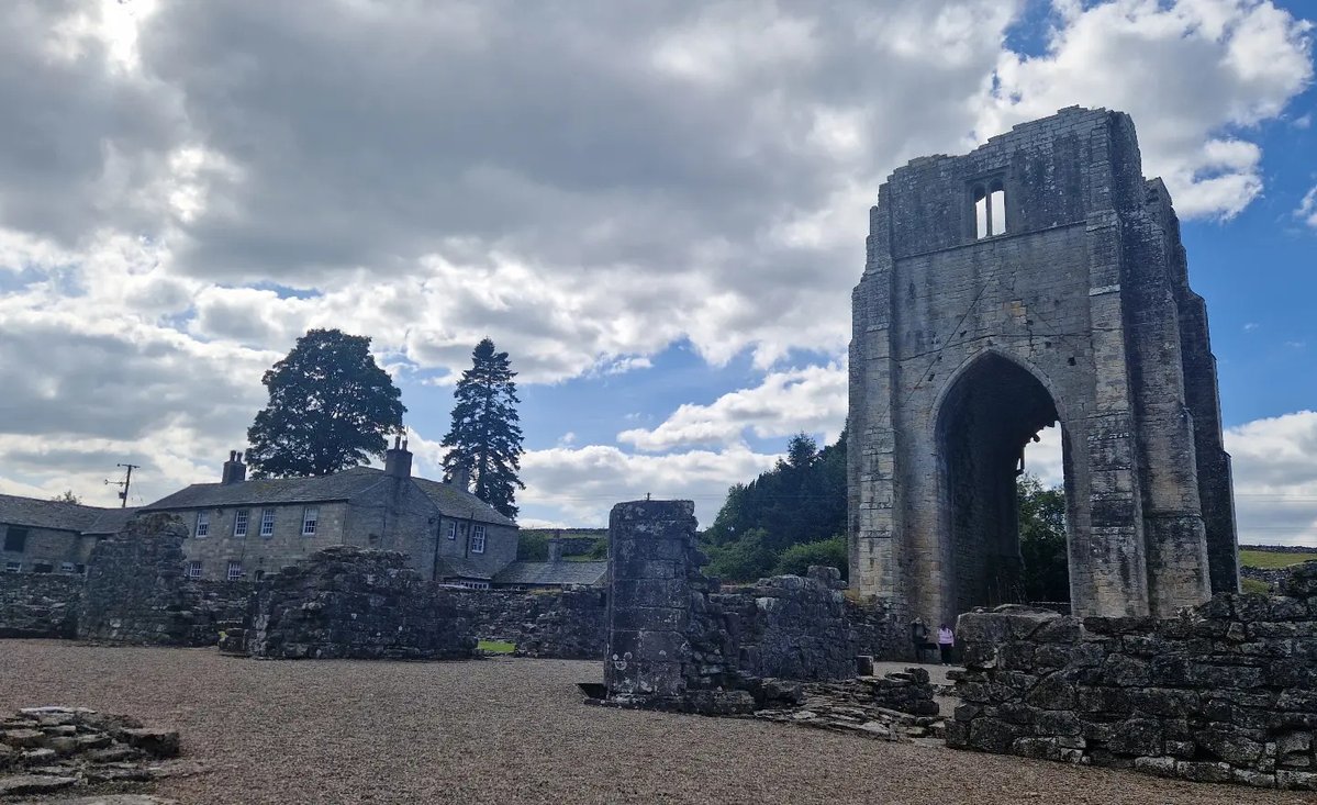 niggermann's tweet photo. Shap Abbey’s quiet ruins deserve the spotlight. This stunning, off-the-beaten-path gem in Westmorland, Cumbria, is well worth discovering. Join us this Sunday for our video on this beautiful https://t.co/0rWlI9cbJ7