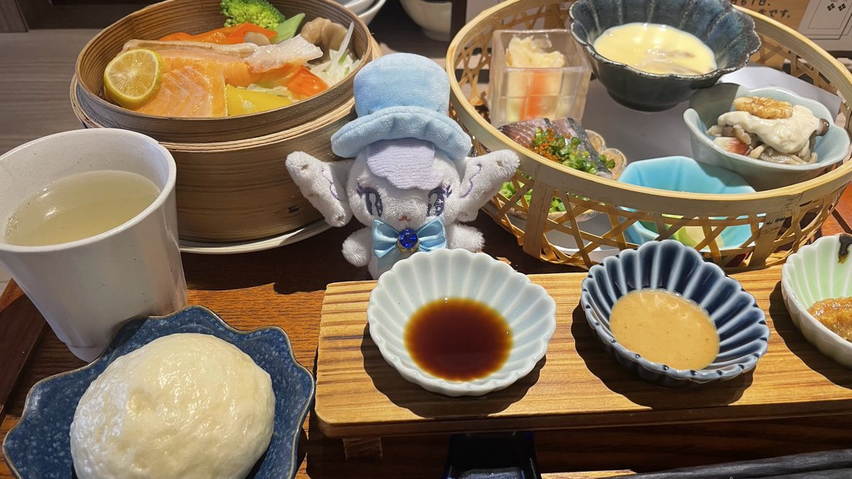 nano84363380's tweet photo. 今日は休演日なのでゆっくりせいろ蒸し専門酒場ヅケクラさんでランチを食べてきた✨南口の方にも美味しそうなお店がいっぱい！！いろいろ行ってみたいなぁ〜！ https://t.co/sOW6eRpYae