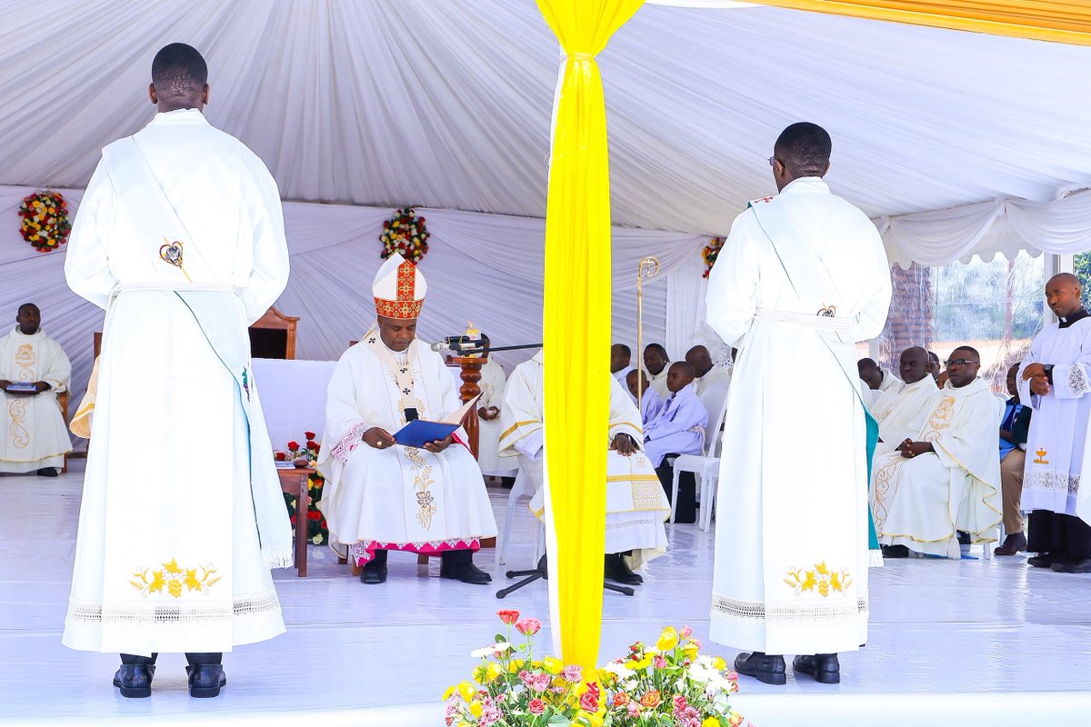 ObothOboth's tweet photo. 1/3
On Saturday, 26 September, I had the honour of representing H.E. the Vice President, Jessica Alupo, as chief guest at the Oak Jubilee celebrations marking 80 years of Mushanga Catholic Parish in Sheema District.
It was my first visit to Greater Bushenyi since becoming Speaker, and I thank the people of Mushanga for their warm welcome.

I conveyed the Vice President's congratulations to the Archdiocese of Mbarara and the Christians of Mushanga Parish. In her message, she described the Church as a key partner in national development, with a long record in education, healthcare, social welfare, peacebuilding and moral formation.

She saluted the role of the churches in many communities where they set up schools and health facilities before government services arrived. She also reaffirmed the Government's commitment to raising household incomes and creating wealth and jobs.