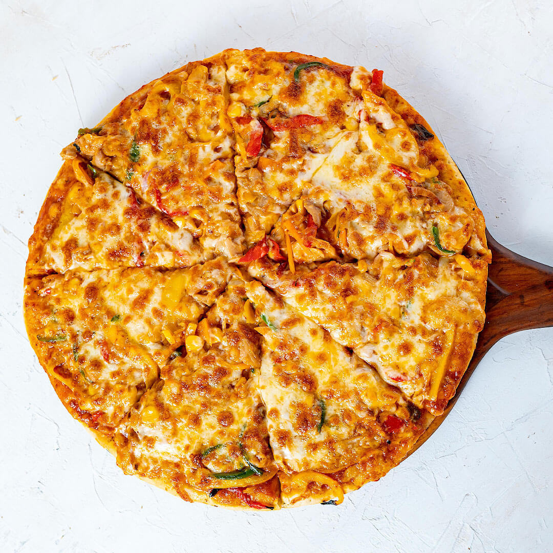 IndianDhabaUga's tweet photo. TWO PIZZAS. ONE PRICE. MONDAY ONLY!
Why settle for one when you can get two? Buy one pizza and get one FREE every Monday at The Great Indian Dhaba.
📍 Plot 3, Wampewo Avenue, Kololo, Kampala
📞 0751 903 647 | 0765 946 392
#Kampala #MondayPizza #PizzaDeal #BOGO #Kololo https://t.co/2nNvf0c6E3