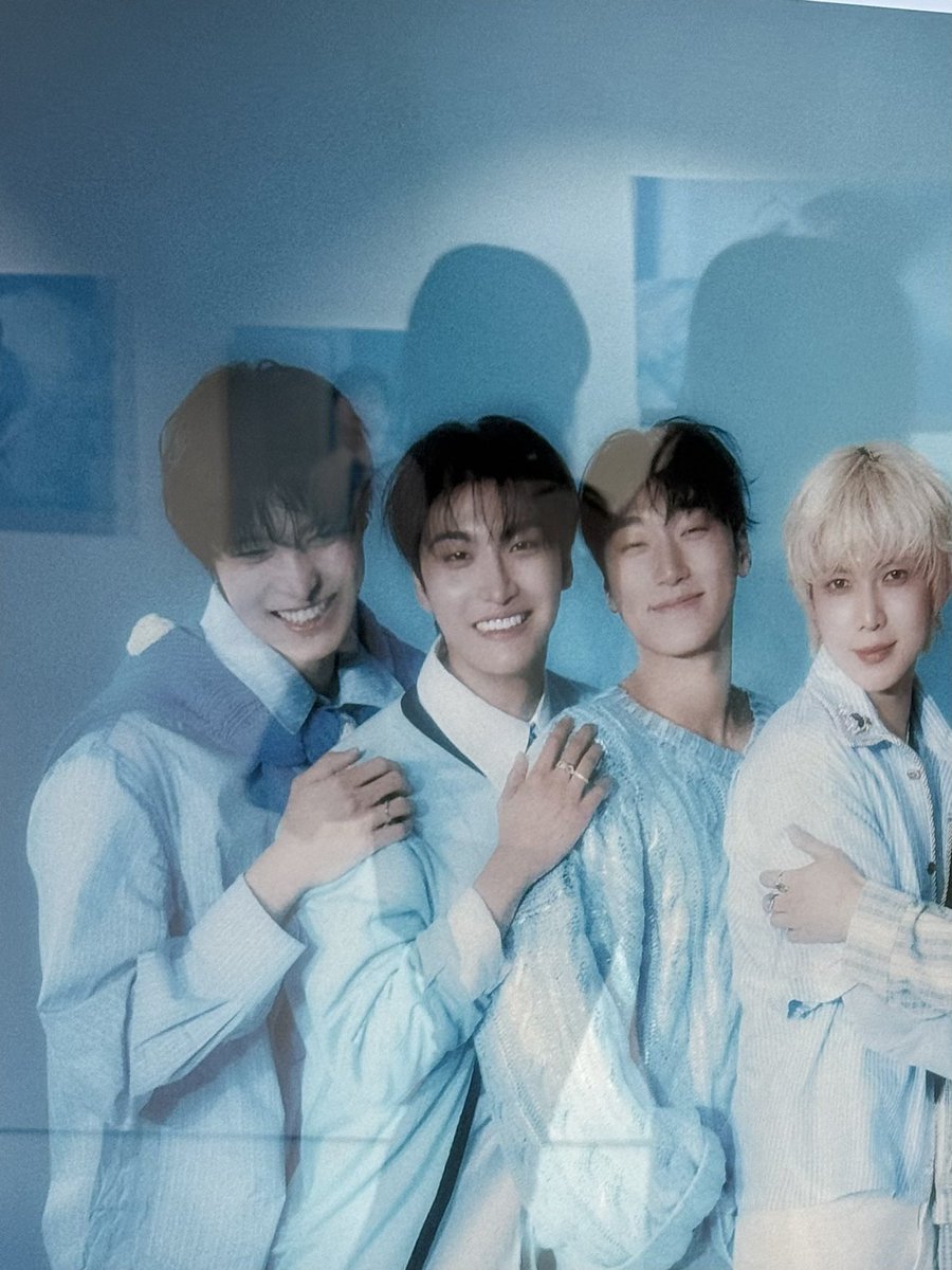 barleytail's tweet photo. 데뷔 전시회 이 단체사진 좋음 ... ♡
어떤 고양이 엄청 착하게 웃음 ( ｡◝‿◜｡ ) https://t.co/5xt3xNCj1f