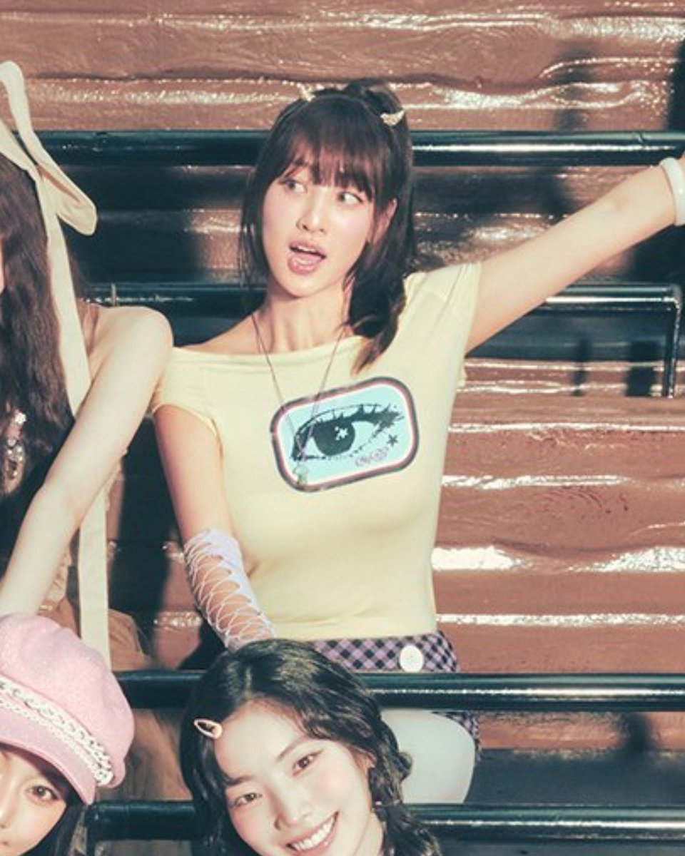 hyohyojihyo's tweet photo. JIHYO WITH BANGS WORLD STOP https://t.co/fIerm3sN2A