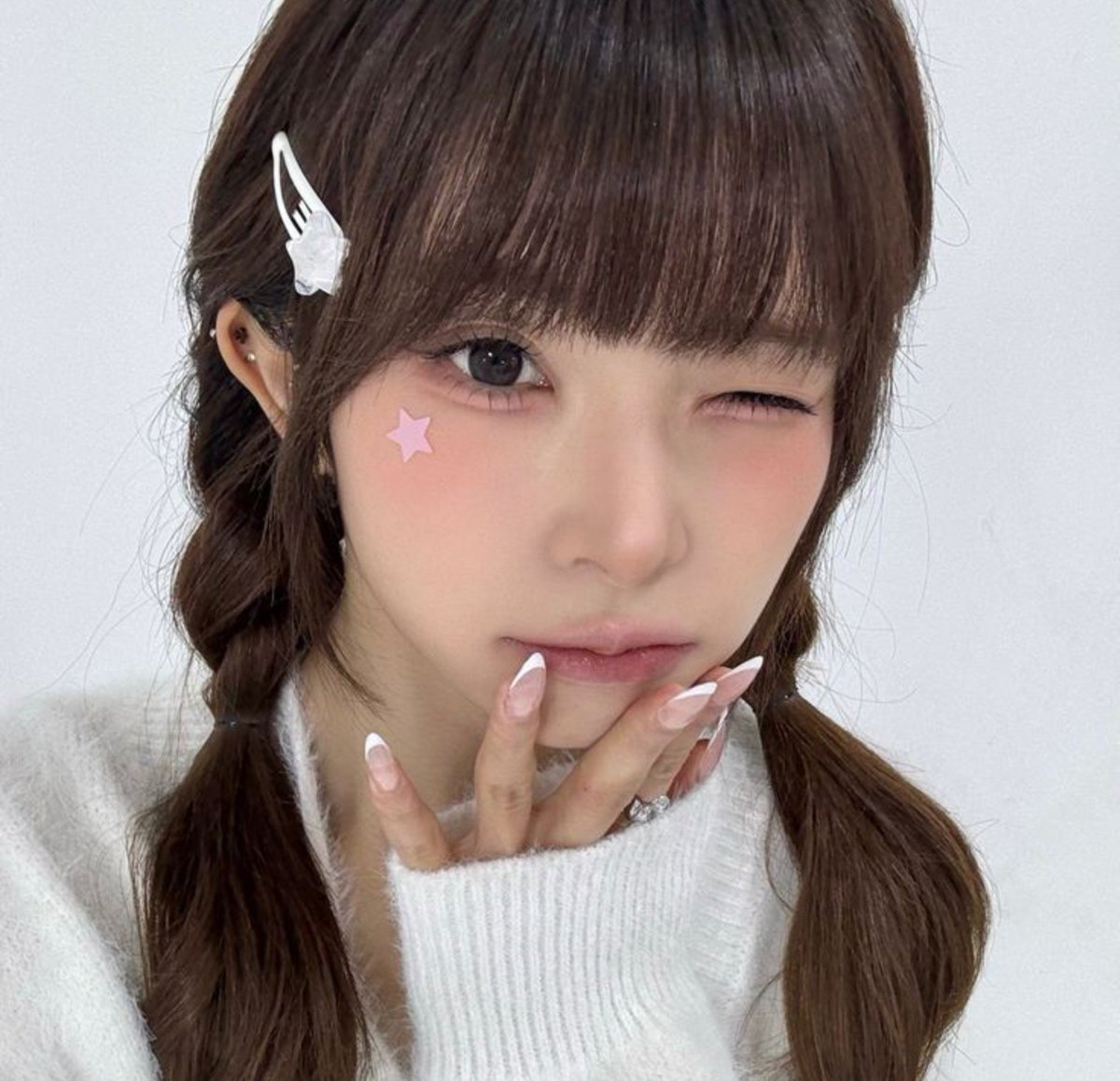 kotobuns's tweet photo. intro ~ sienna, 06, aus 𖹭
mostly ggs and zb2ble .ᐟ.ᐟ

- triples, zb2ble, itzy, tuide, lsfm, lee chaeyeon, son dongpyo, idntt
- kotone, matthew, zhang hao, yeji, elena, seohee, jaeyoung, gyungho
- milklove, getting into viewmim too https://t.co/DrvPVS5rJu